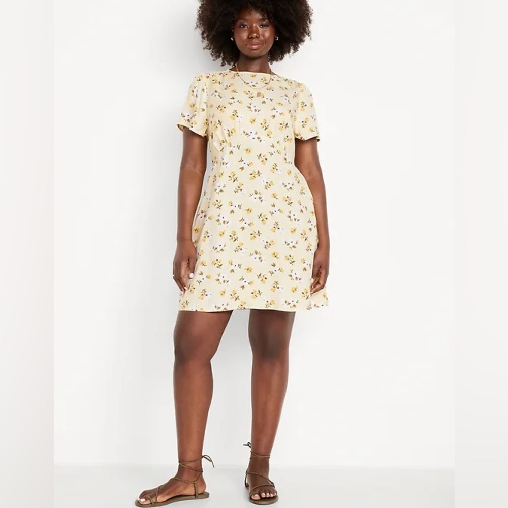 NWT Women’s Old Navy Yellow floral Mini Dress XL With Pockets Summer Girlhood